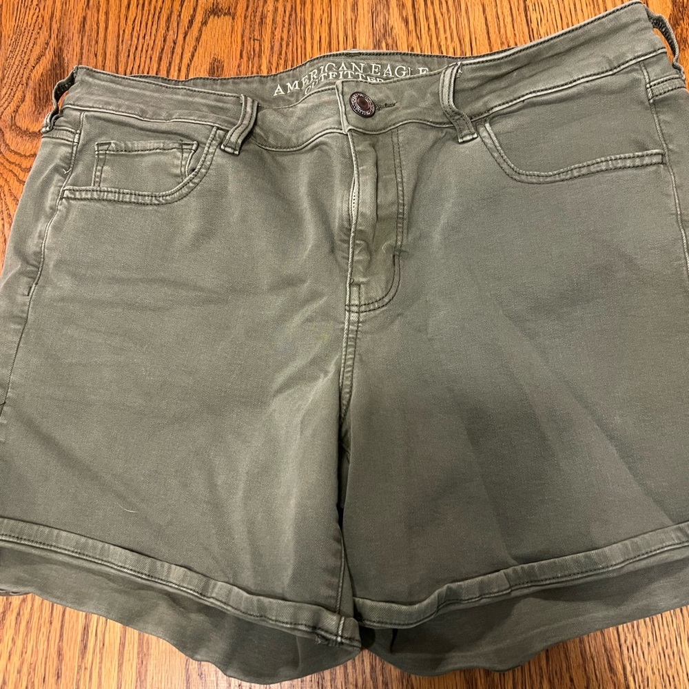 American Eagle Outfitters Women's Green Shorts